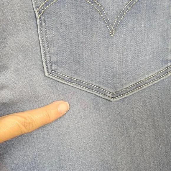 Levis High Rise Slim Leg Jeans Women Size 27 Light Wash Pull On Stretch - Picture 6 of 10